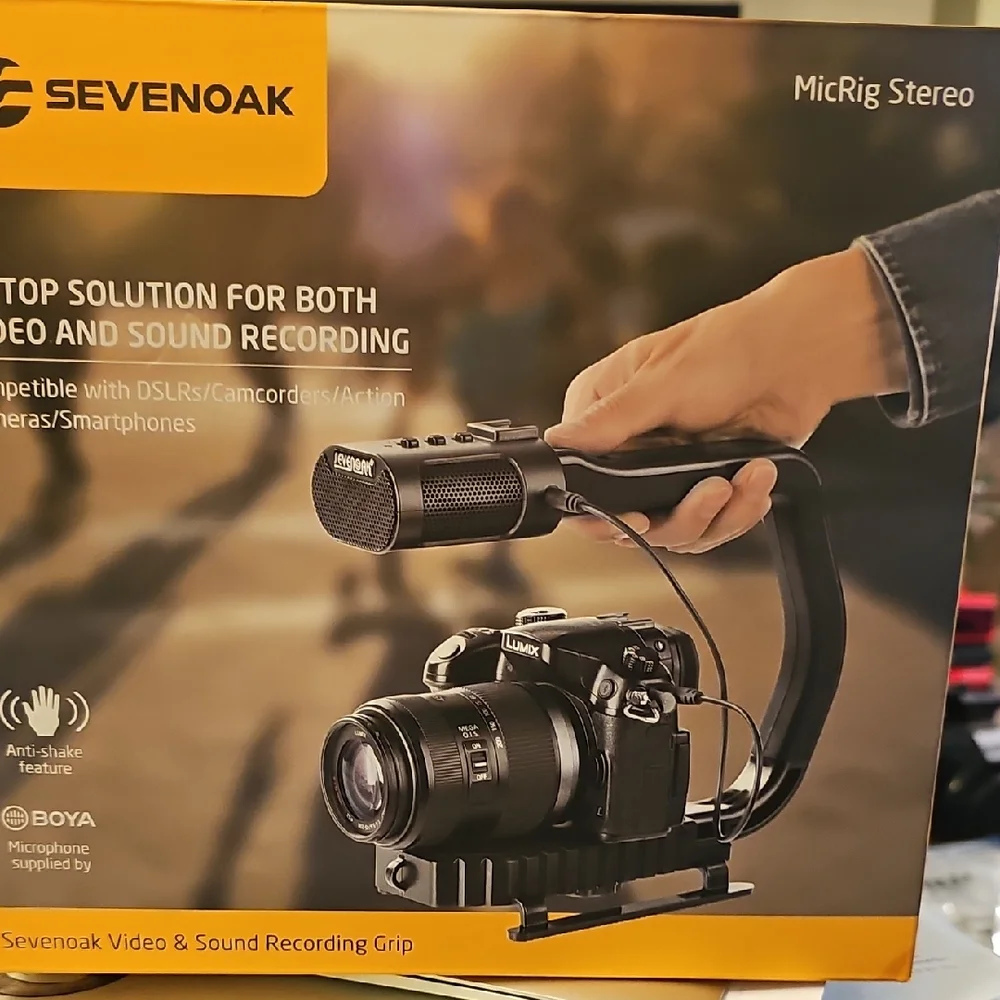 Seven7 Black Video & Sound Recording Grip with Microphone